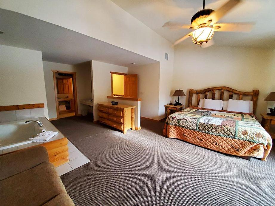 Grand Bear Resort At Starved Rock Utica 외부 사진