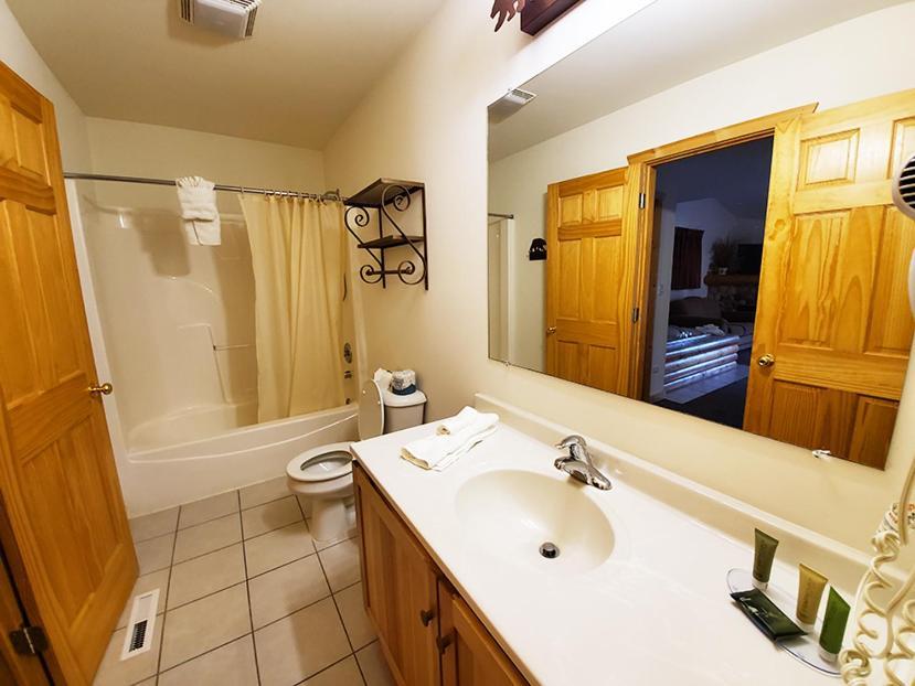 Grand Bear Resort At Starved Rock Utica 외부 사진